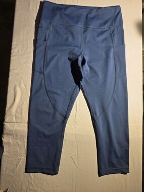 High-Waist Navy Performance Legging/Capris 18" Inseam with Side Pockets